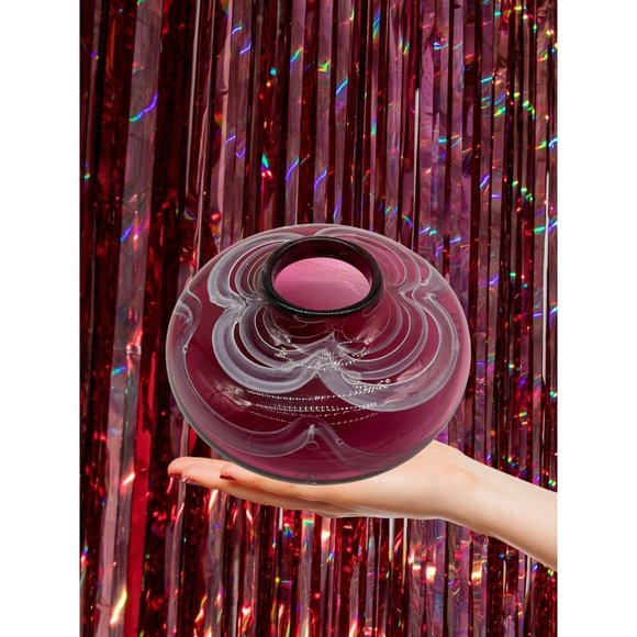 Hand Blown Gordon Redmond Cranberry with White Swirls Vase, Signed & Dated 1994 - Picture 4 of 16